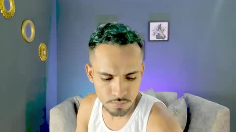 Snapshot of neyder_sanz chatting on March 1, 1:24 pm NEYDER online show from March 1, 1:24 pm