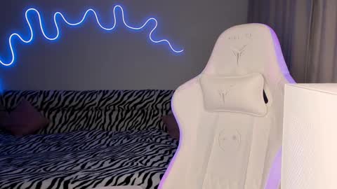 Mina online show from February 9, 3:34 pm