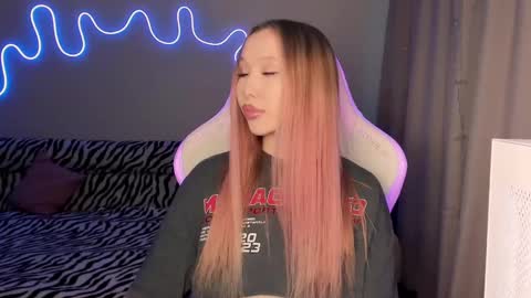 Mina online show from February 22, 1:57 pm