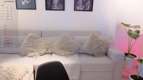 Snapshot of neythan__blaze chatting on November 6, 8:54 pm online show from November 6, 8:54 pm