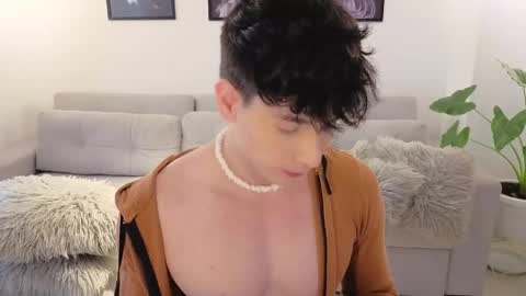   online show from April 16, 8:53 pm