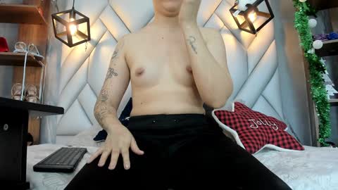 Snapshot of nezukokamado1_ chatting on January 13, 7:42 pm Milena online show from January 13, 7:42 pm