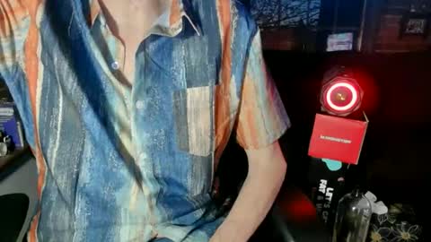 Snapshot of nfgwholoves2cum chatting on April 27, 12:19 am NFG Nice Friendly Guy Dick online show from April 27, 12:19 am