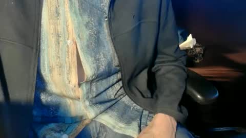 Snapshot of nfgwholoves2cum chatting on April 30, 2:07 am NFG Nice Friendly Guy Dick online show from April 30, 2:07 am