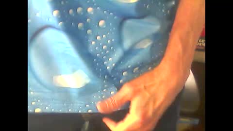 Snapshot of nfgwholoves2cum chatting on May 4, 9:33 pm NFG Nice Friendly Guy Dick online show from May 4, 9:33 pm