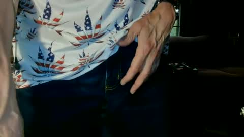 Snapshot of nfgwholoves2cum chatting on July 4, 11:00 pm NFG Nice Friendly Guy Dick online show from July 4, 11:00 pm