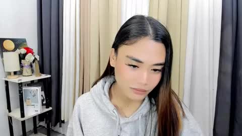 Snapshot of nhics_and_hades chatting on February 11, 1:21 am nhics and hades online show from February 11, 1:21 am