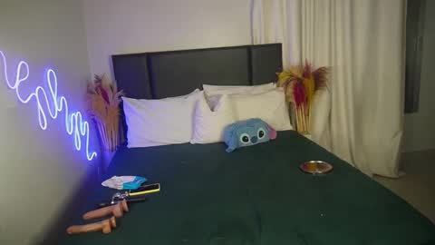 Snapshot of nia_bell chatting on September 25, 9:46 am kikiNiaAria online show from September 25, 9:46 am