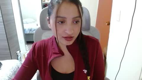 Snapshot of nia_cop chatting on January 7, 9:50 pm Dani online show from January 7, 9:50 pm
