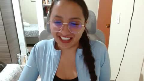 Snapshot of nia_cop chatting on January 9, 1:08 am Dani online show from January 9, 1:08 am