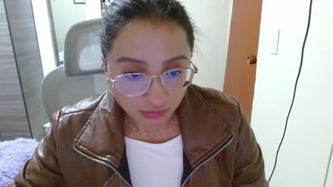 Snapshot of nia_cop chatting on February 11, 4:17 am Dani online show from February 11, 4:17 am