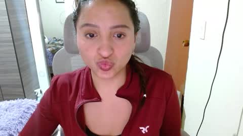 Snapshot of nia_cop chatting on February 13, 3:35 am Dani online show from February 13, 3:35 am