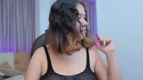 Snapshot of nia_stark chatting on April 13, 8:25 pm Estefani online show from April 13, 8:25 pm
