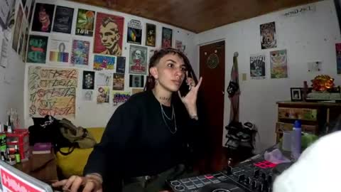 niah online show from June 23, 2:31 am