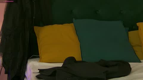 Snapshot of niamalkova chatting on September 14, 4:06 pm Nia MILF GRANNY MATURE online show from September 14, 4:06 pm