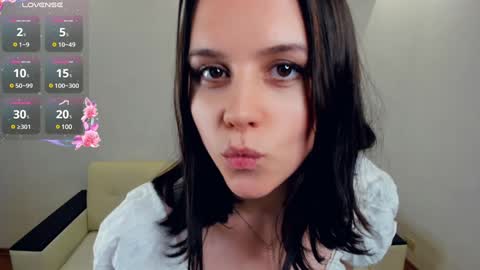 Snapshot of nice_kisss chatting on December 29, 5:44 pm Alice online show from December 29, 5:44 pm