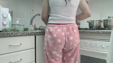 Snapshot of nicebrown chatting on May 1, 12:21 pm Sfora online show from May 1, 12:21 pm