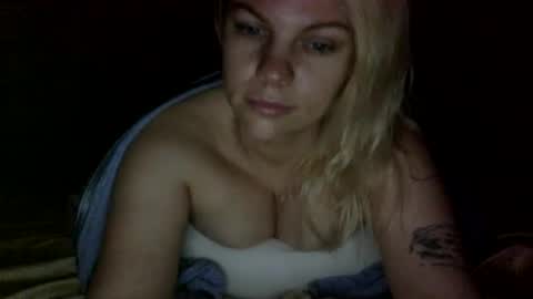 Snapshot of nicecolddrink2 chatting on December 10, 12:05 pm Amber online show from December 10, 12:05 pm