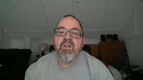 Snapshot of niceguy7208 chatting on December 9, 2:45 am niceguy7208 online show from December 9, 2:45 am