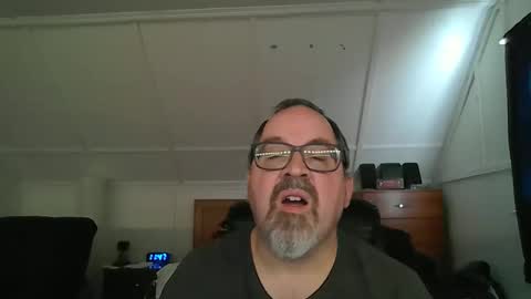 Snapshot of niceguy7208 chatting on November 1, 3:47 pm niceguy7208 online show from November 1, 3:47 pm