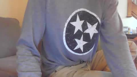 Snapshot of niceguyandrew chatting on December 8, 8:25 pm Andrew online show from December 8, 8:25 pm