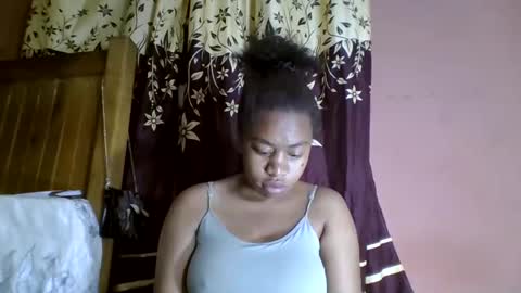 Snapshot of nicelly01 chatting on April 26, 2:42 am nicelly01 online show from April 26, 2:42 am