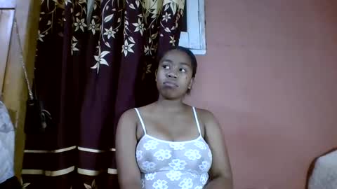Snapshot of nicelly01 chatting on April 29, 6:39 am nicelly01 online show from April 29, 6:39 am
