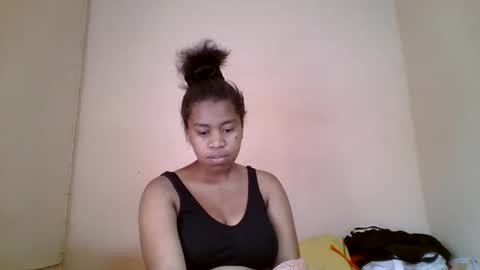 Snapshot of nicelly01 chatting on May 16, 6:32 am nicelly01 online show from May 16, 6:32 am
