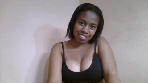 Snapshot of nicelly01 chatting on June 14, 3:25 pm nicelly01 online show from June 14, 3:25 pm