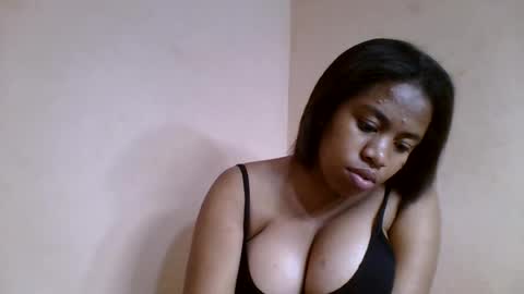 Snapshot of nicelly01 chatting on June 25, 5:50 pm nicelly01 online show from June 25, 5:50 pm