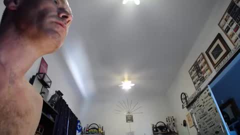 Snapshot of niceonebrov chatting on February 9, 1:31 am niceonebrov online show from February 9, 1:31 am