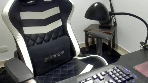 Camila And Steeven online show from November 25, 11:38 pm