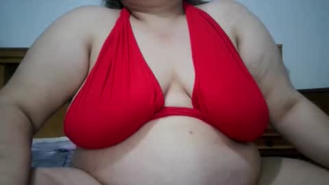 Snapshot of nicholle chatting on May 17, 9:44 pm Nicholle online show from May 17, 9:44 pm