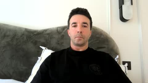 Snapshot of niciboi chatting on May 11, 11:16 am James online show from May 11, 11:16 am