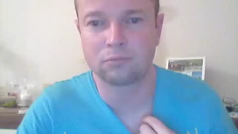 nick1990b online show from October 14, 5:47 pm