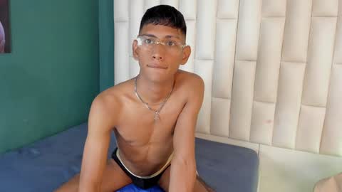 Snapshot of nick_collins20 chatting on February 1, 2:47 am Nick online show from February 1, 2:47 am