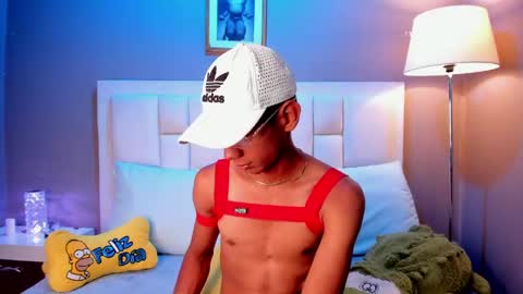 Snapshot of nick_collins20 chatting on February 28, 9:27 pm Nick online show from February 28, 9:27 pm