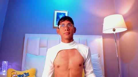 Snapshot of nick_collins20 chatting on March 2, 8:37 pm Nick online show from March 2, 8:37 pm