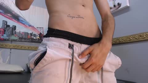 Snapshot of nick_damon chatting on January 9, 4:28 pm Nick online show from January 9, 4:28 pm