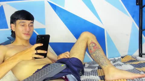 Snapshot of nick_damon chatting on May 13, 10:27 pm Nick online show from May 13, 10:27 pm