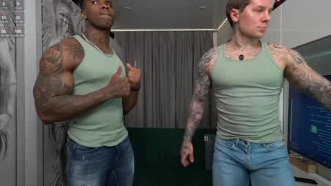 Snapshot of nick_howlenxx chatting on May 11, 2:23 pm nick_howlenxx online show from May 11, 2:23 pm