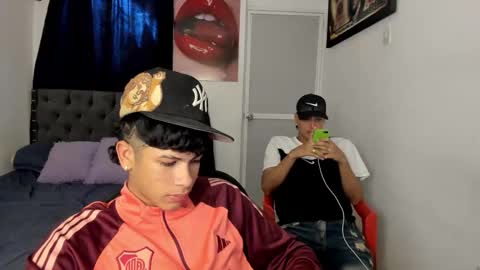 Snapshot of nick_master2 chatting on April 23, 5:37 pm nick_master2 online show from April 23, 5:37 pm