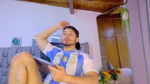 Snapshot of nick_moss_ chatting on February 10, 11:03 am nick_moss_ online show from February 10, 11:03 am