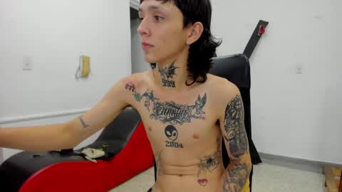 Snapshot of nick_straightboy chatting on April 17, 1:08 am Nick online show from April 17, 1:08 am