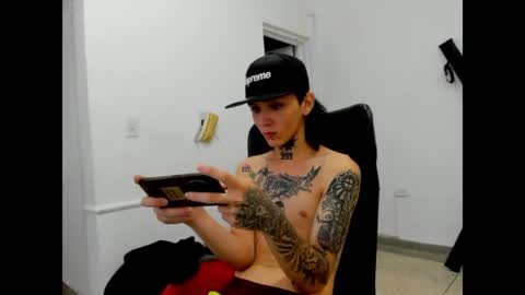 Snapshot of nick_straightboy chatting on April 20, 9:38 pm Nick online show from April 20, 9:38 pm