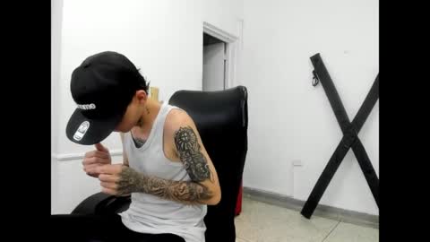 Snapshot of nick_straightboy chatting on April 27, 7:56 pm Nick online show from April 27, 7:56 pm