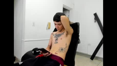 Snapshot of nick_straightboy chatting on April 29, 8:04 pm Nick online show from April 29, 8:04 pm
