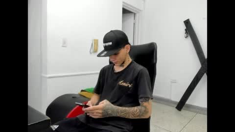 Snapshot of nick_straightboy chatting on April 30, 8:48 pm Nick online show from April 30, 8:48 pm