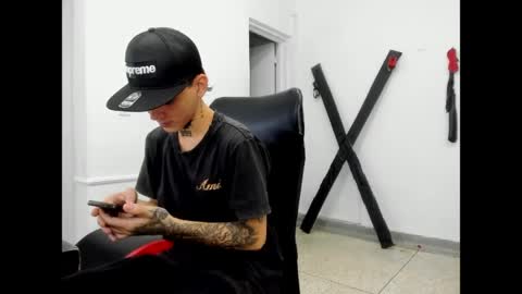 Snapshot of nick_straightboy chatting on May 5, 7:55 pm Nick online show from May 5, 7:55 pm