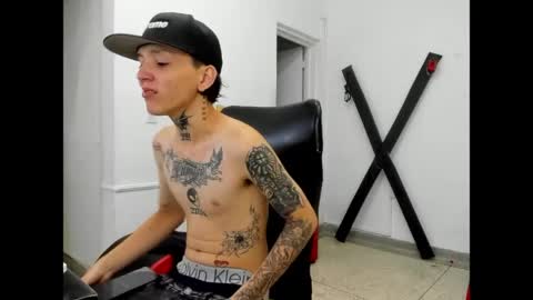 Snapshot of nick_straightboy chatting on May 6, 8:14 pm Nick online show from May 6, 8:14 pm